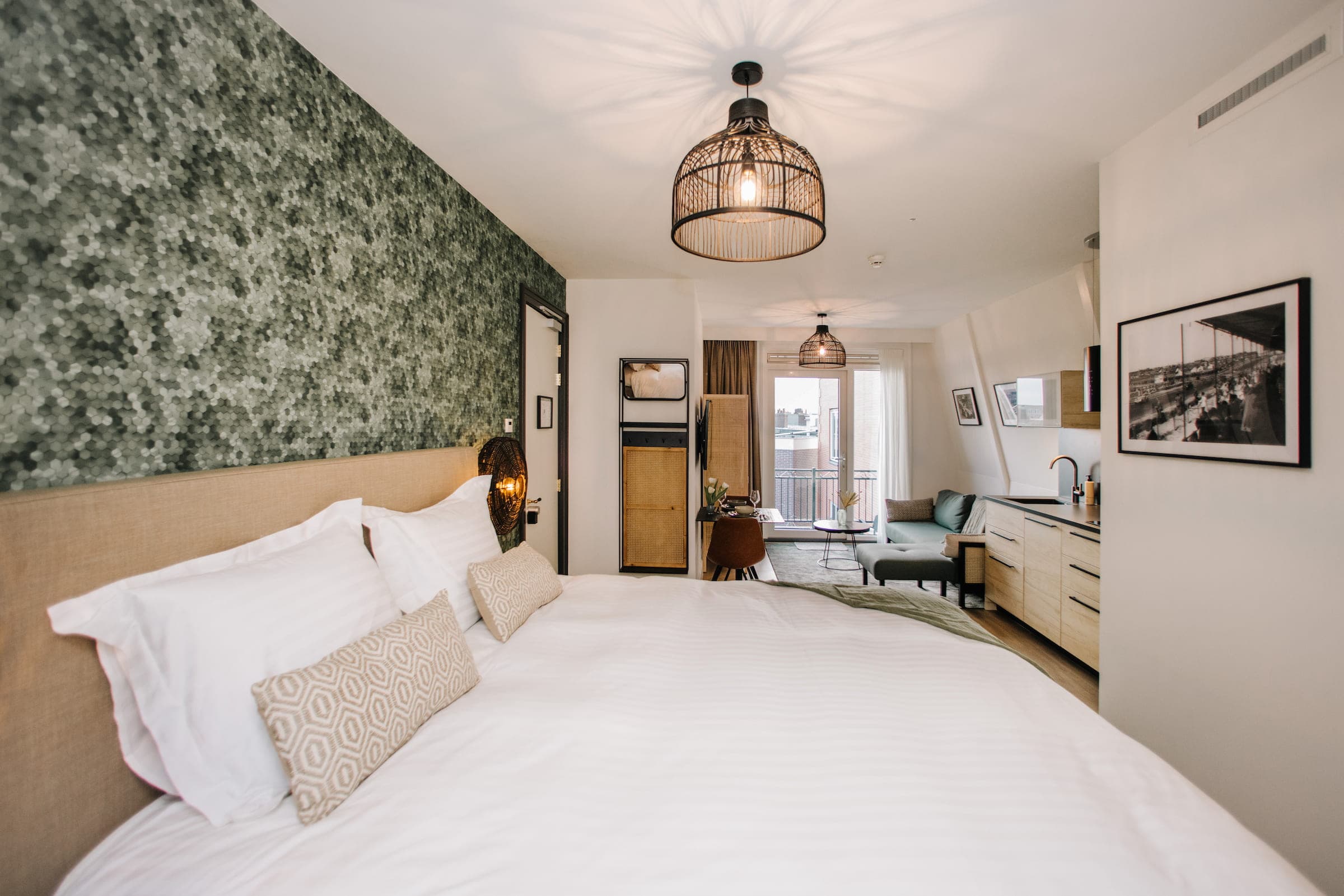 Premium Racing Green Suite